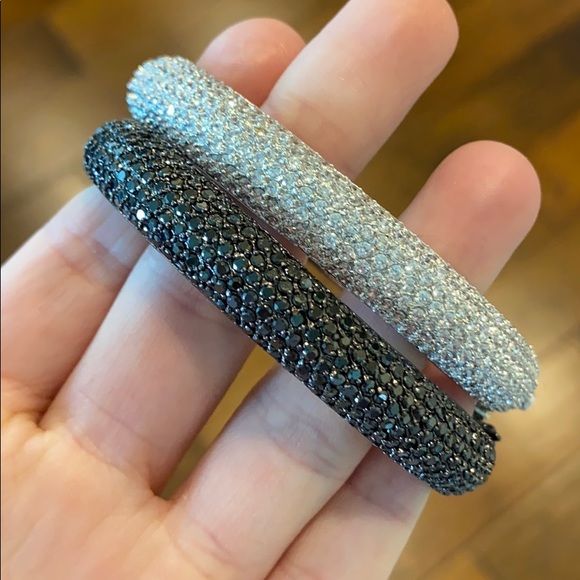 Crystal Black & White Bangles - 2pcs - Picture 5 of 7